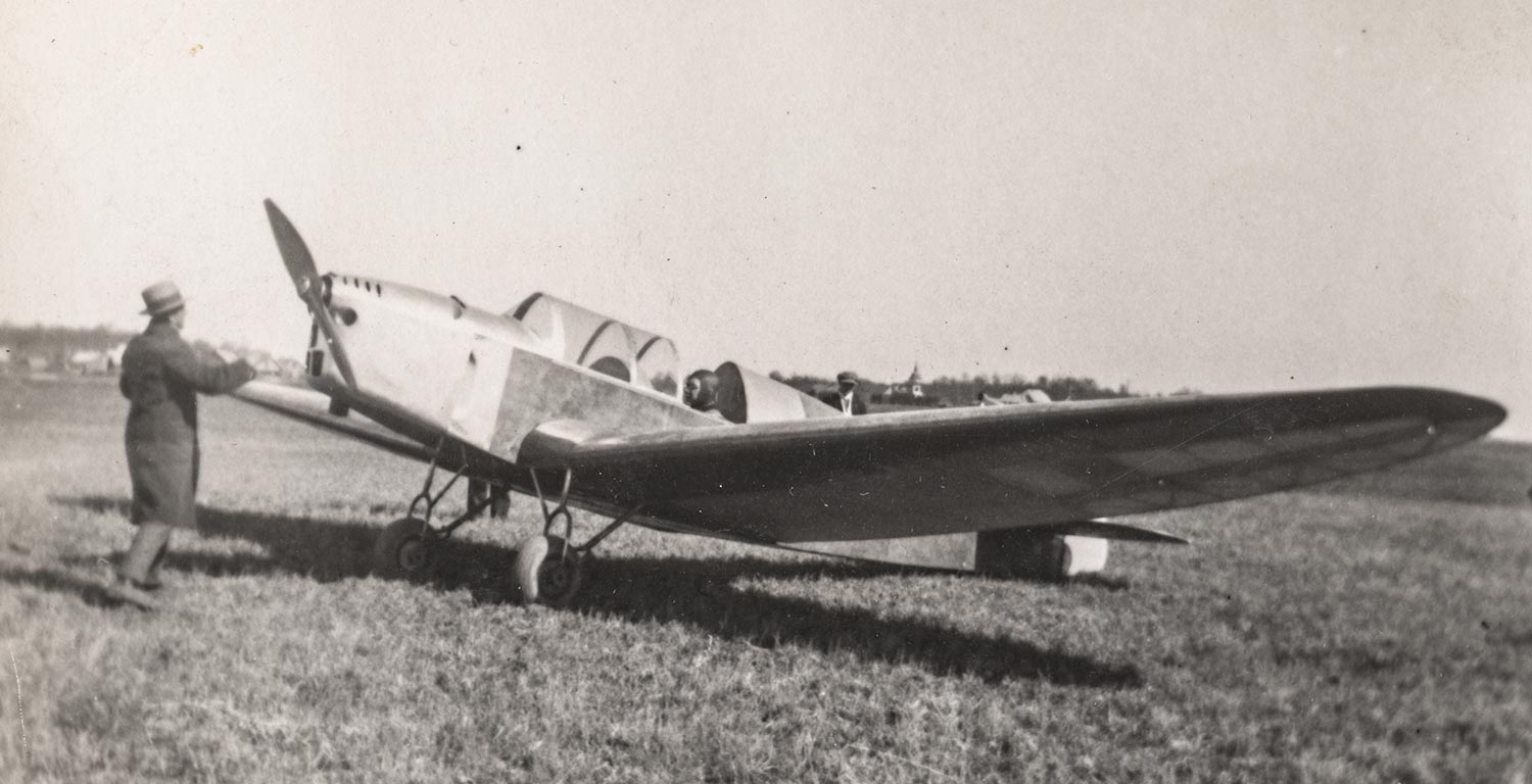 Heinz von Ungern-Sternbergi mehaanikatöökojas ehitatud monoplaan ES-AAC