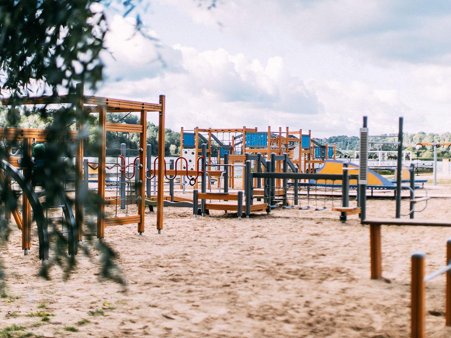 Mänguväljak Viljandi järve rannas